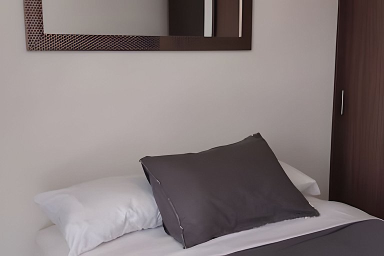 GURUS FR | Elegante apto. con vista | naturaleza | aire