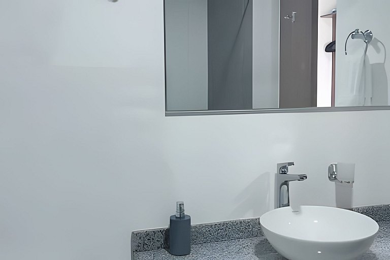GURUS FR | Elegante apto. con vista | naturaleza | aire