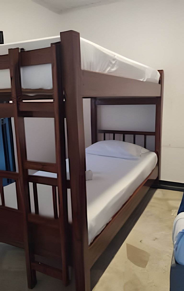 GURUS FR | Habitación para Grupos: Cómoda, Baño Privado