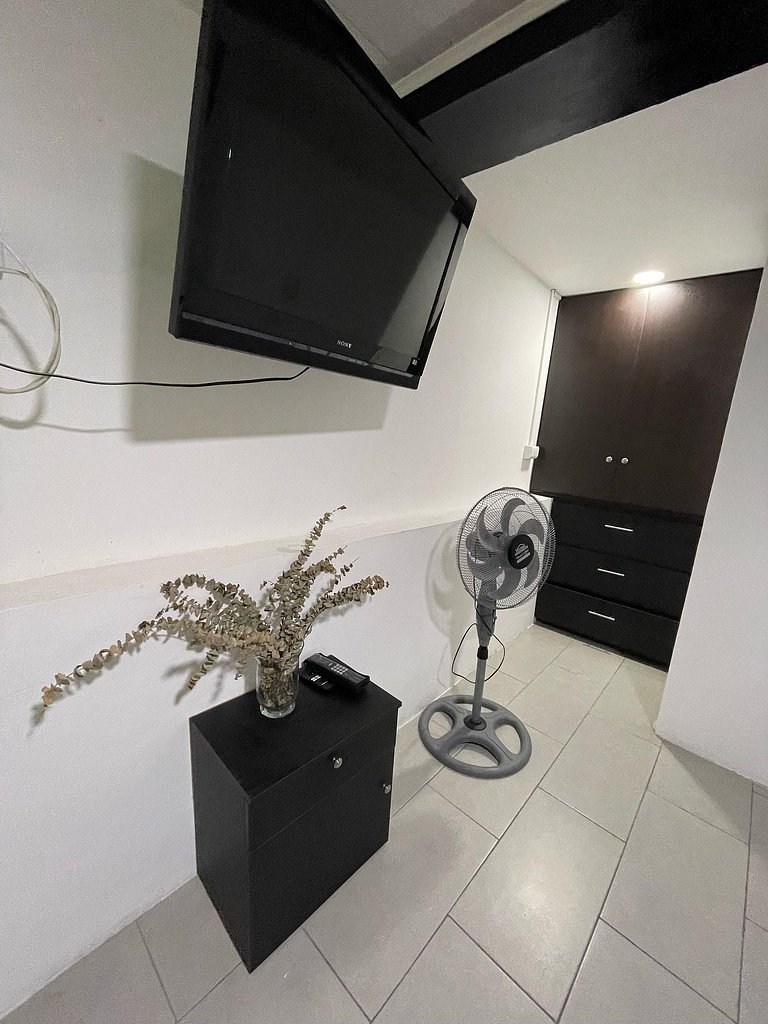 GURUS FR | Habitación para Grupos: Cómoda, Baño Privado