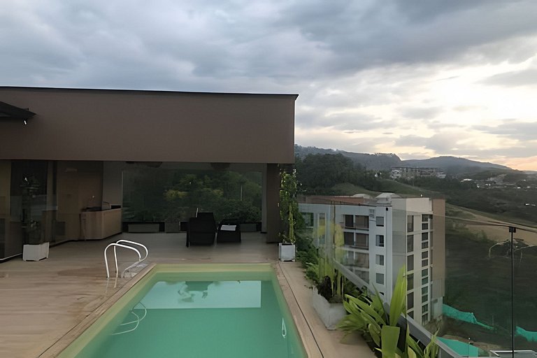 Piscina, terraza y confort en Sta Rosa de Cabal